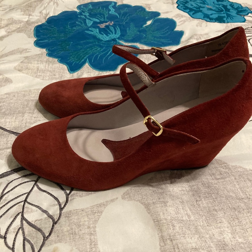 Johnston & Murphy Suede Wedge Heels